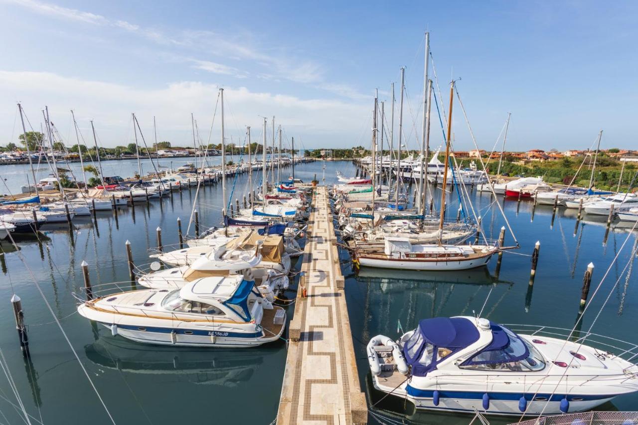 Porto Romano - The Marina Resort Fiumicino Exterior photo